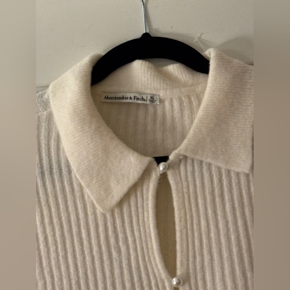 Cream Ribbed Short-Sleeve Button Sweater - Picture 3 of 3
